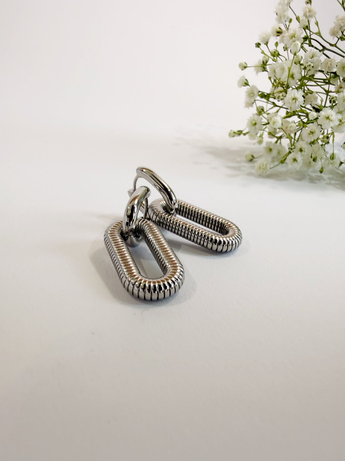 Lien Ohrringe 18K vergoldet Frontansicht