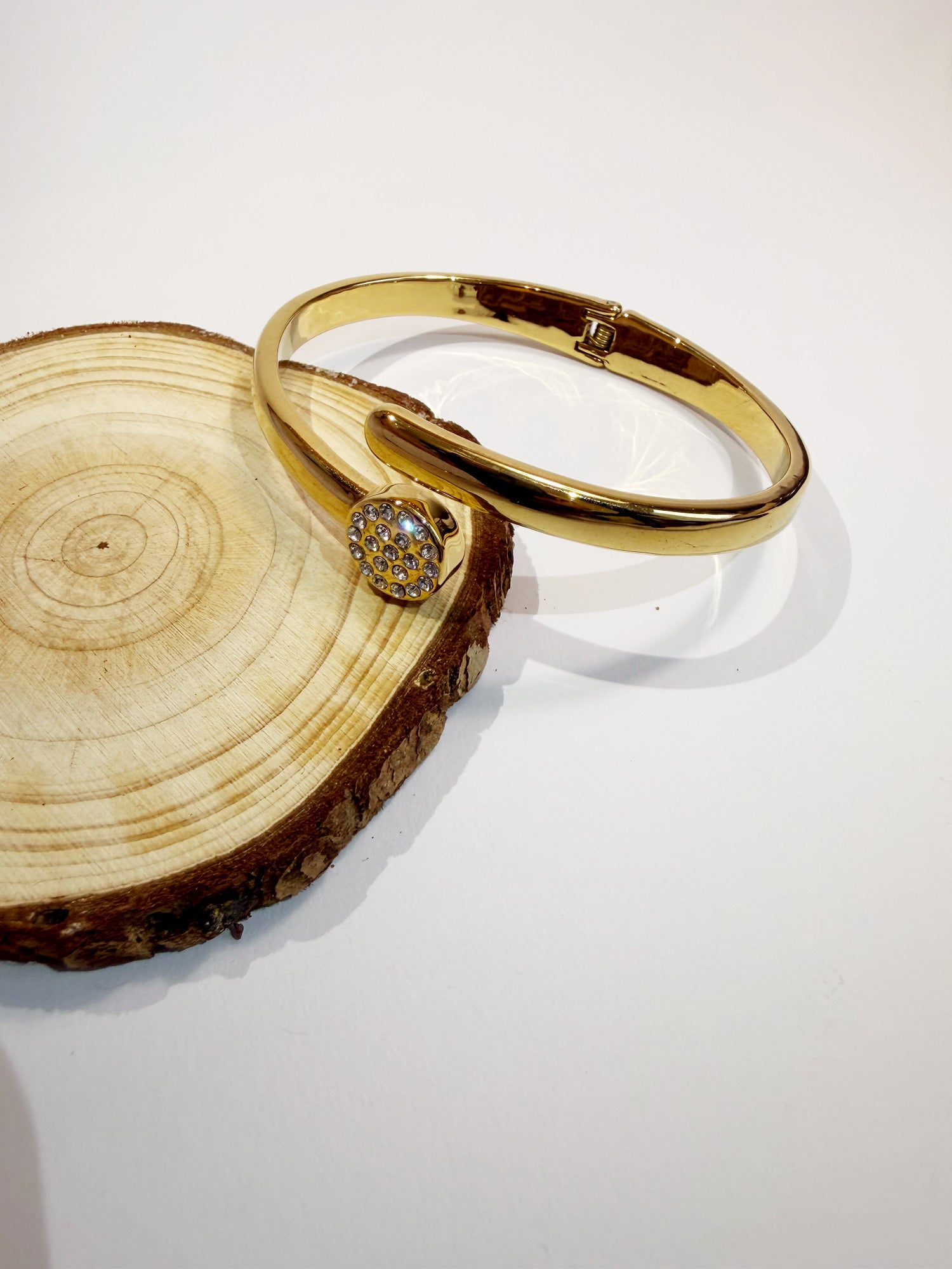 Daisy Armreif 18K vergoldet Frontansicht