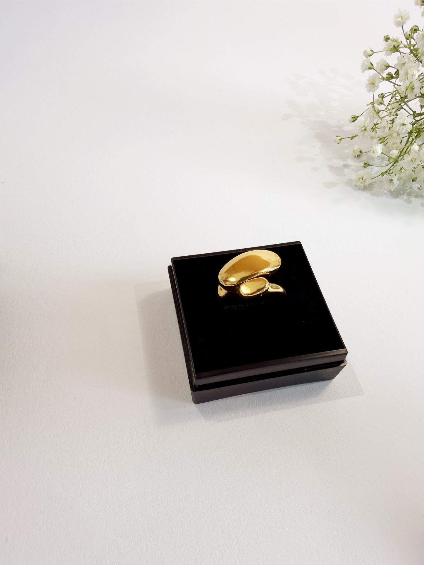 Calla Ring 18K vergoldet Seitenansicht