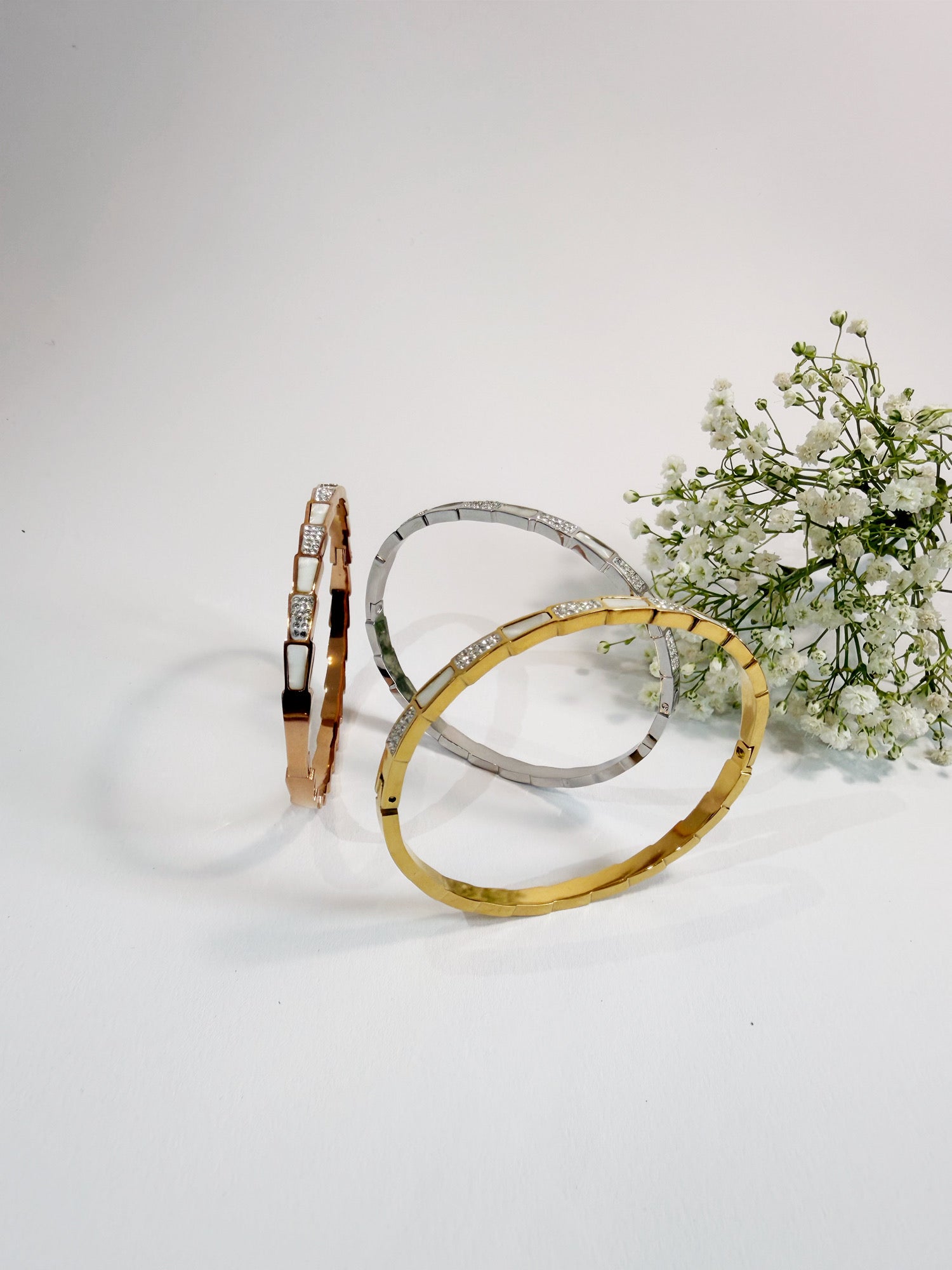 Magnolia Set 18K vergoldet Nahaufnahme