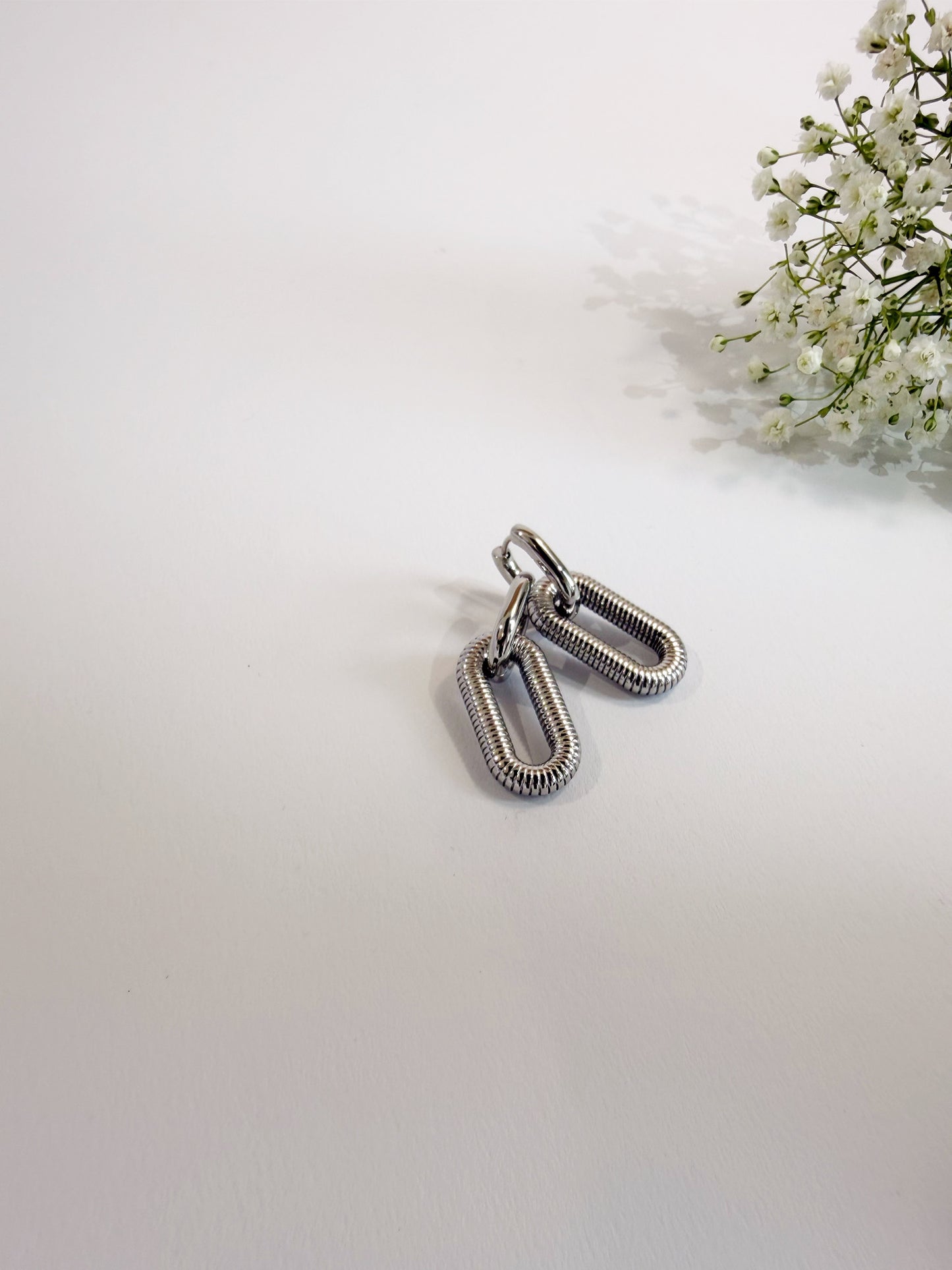 Lien Ohrringe 18K vergoldet Detailansicht