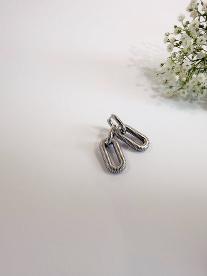 Lien Ohrringe 18K vergoldet Detailansicht