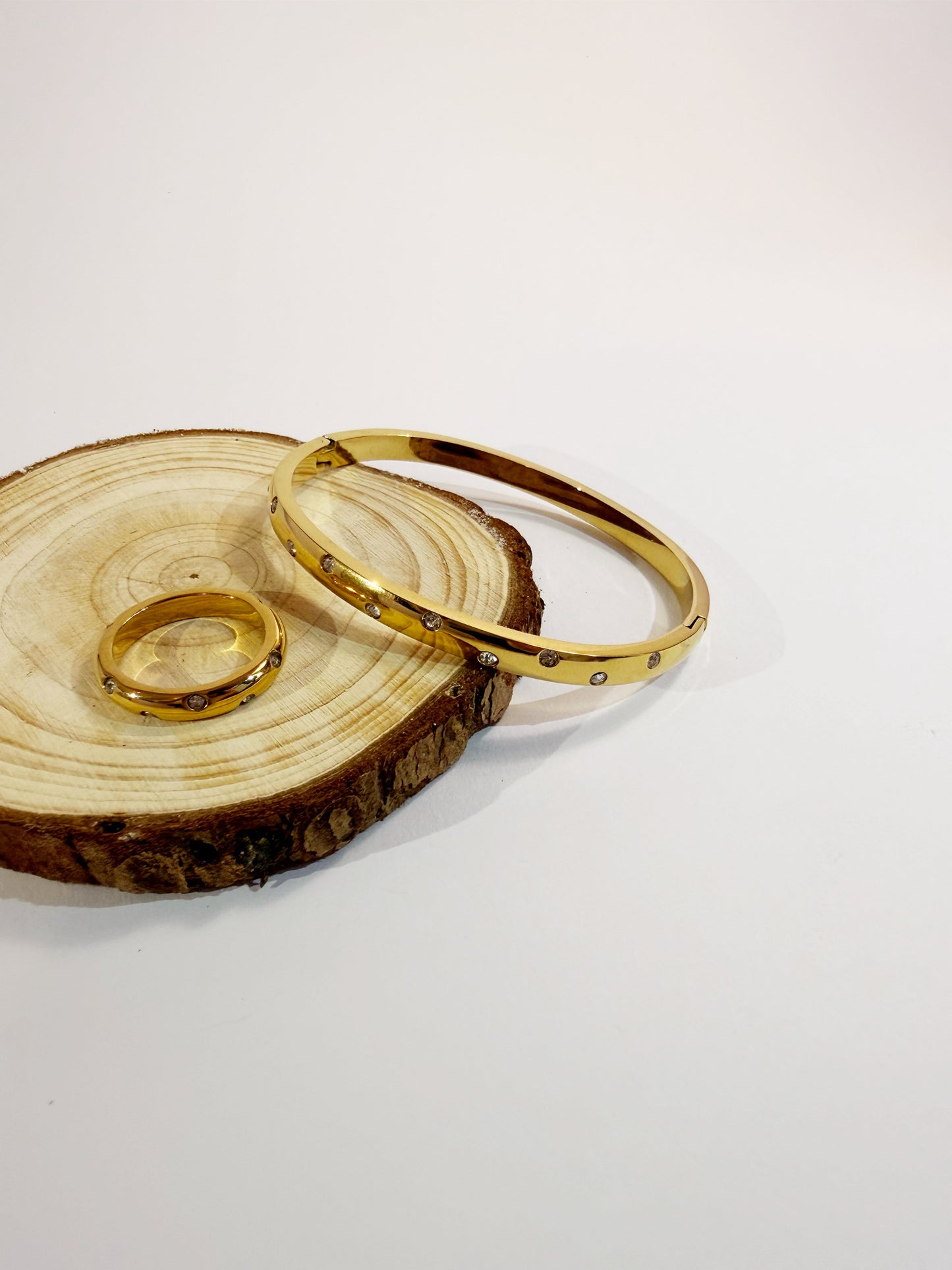 Luna Armreif und Ring Set 18K vergoldet Detailansicht