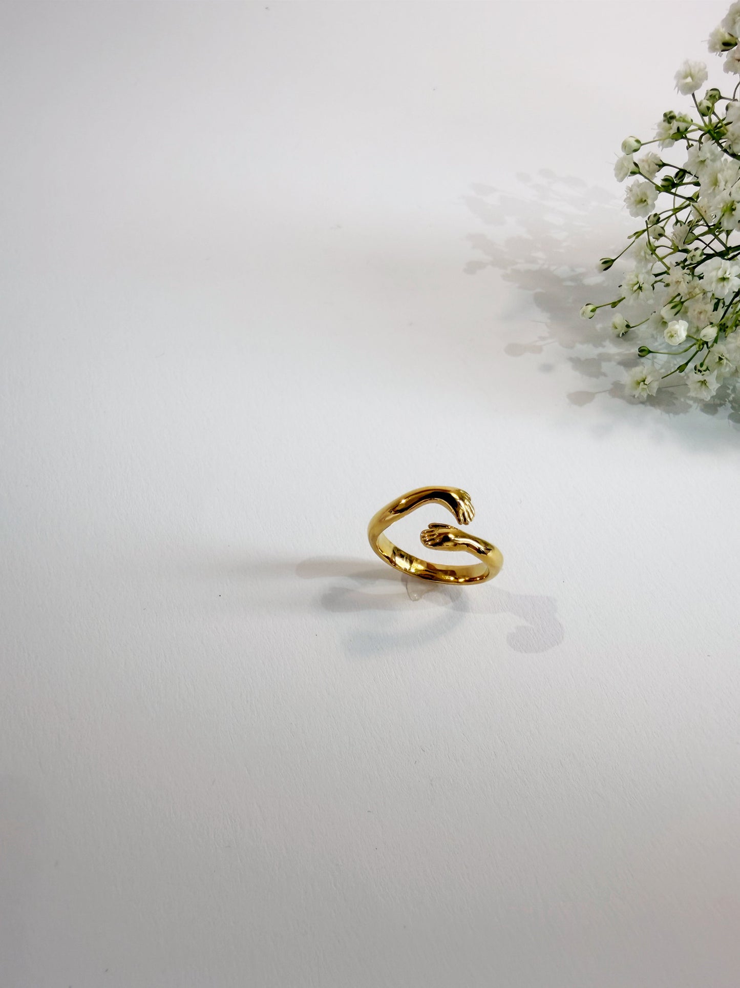 Embrace Gold Ring Frontansicht