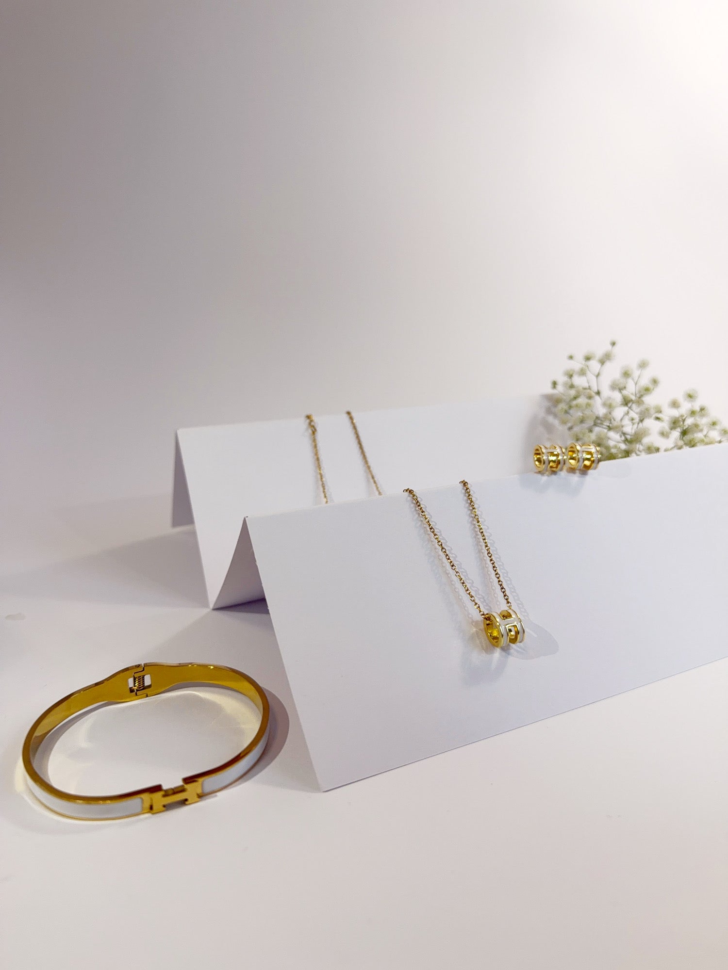 Iris Set 18K vergoldet Nahaufnahme