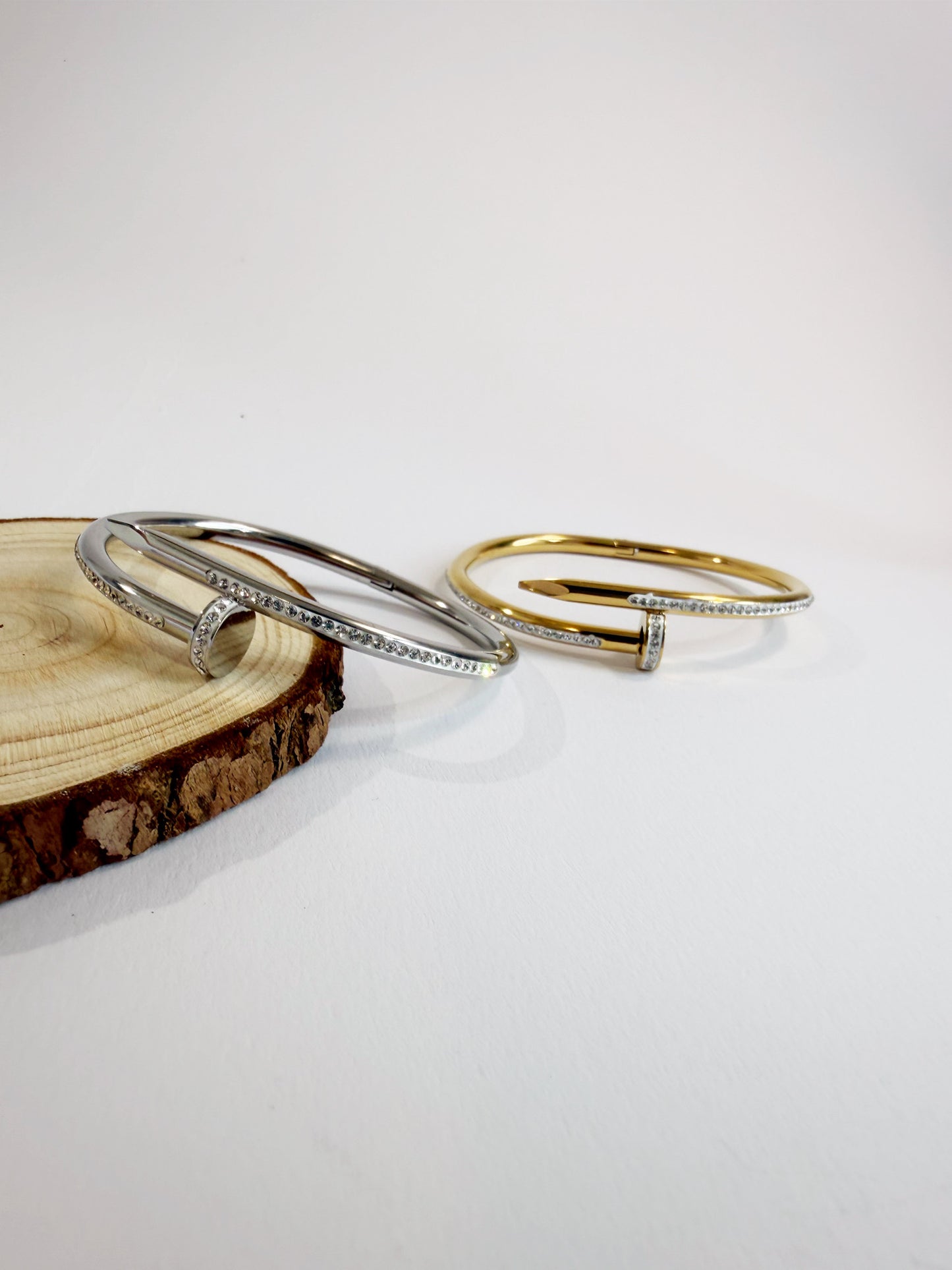 Flora Luxe Armreif 18K vergoldet Frontansicht