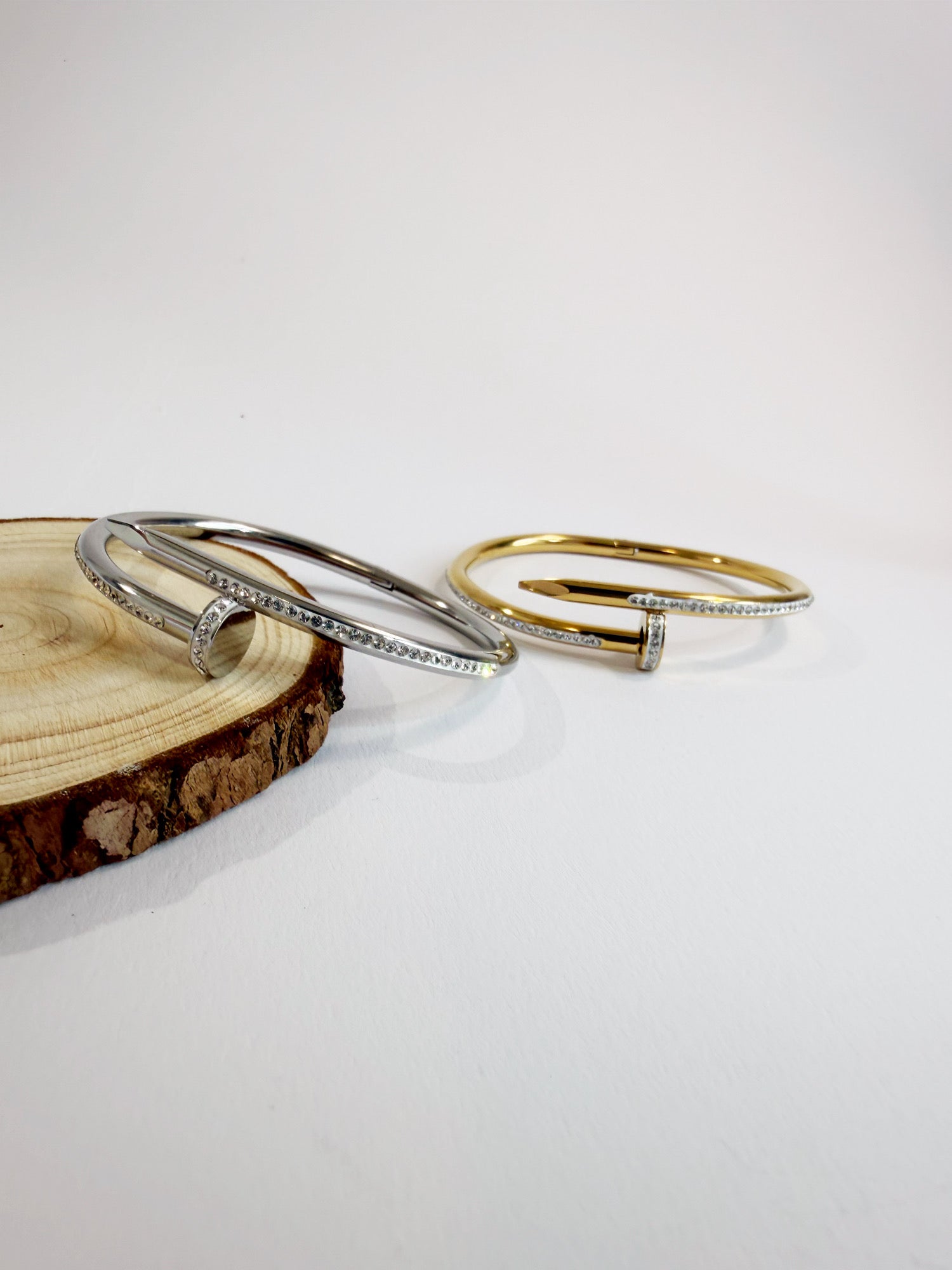 Flora Luxe Armreif 18K vergoldet Frontansicht