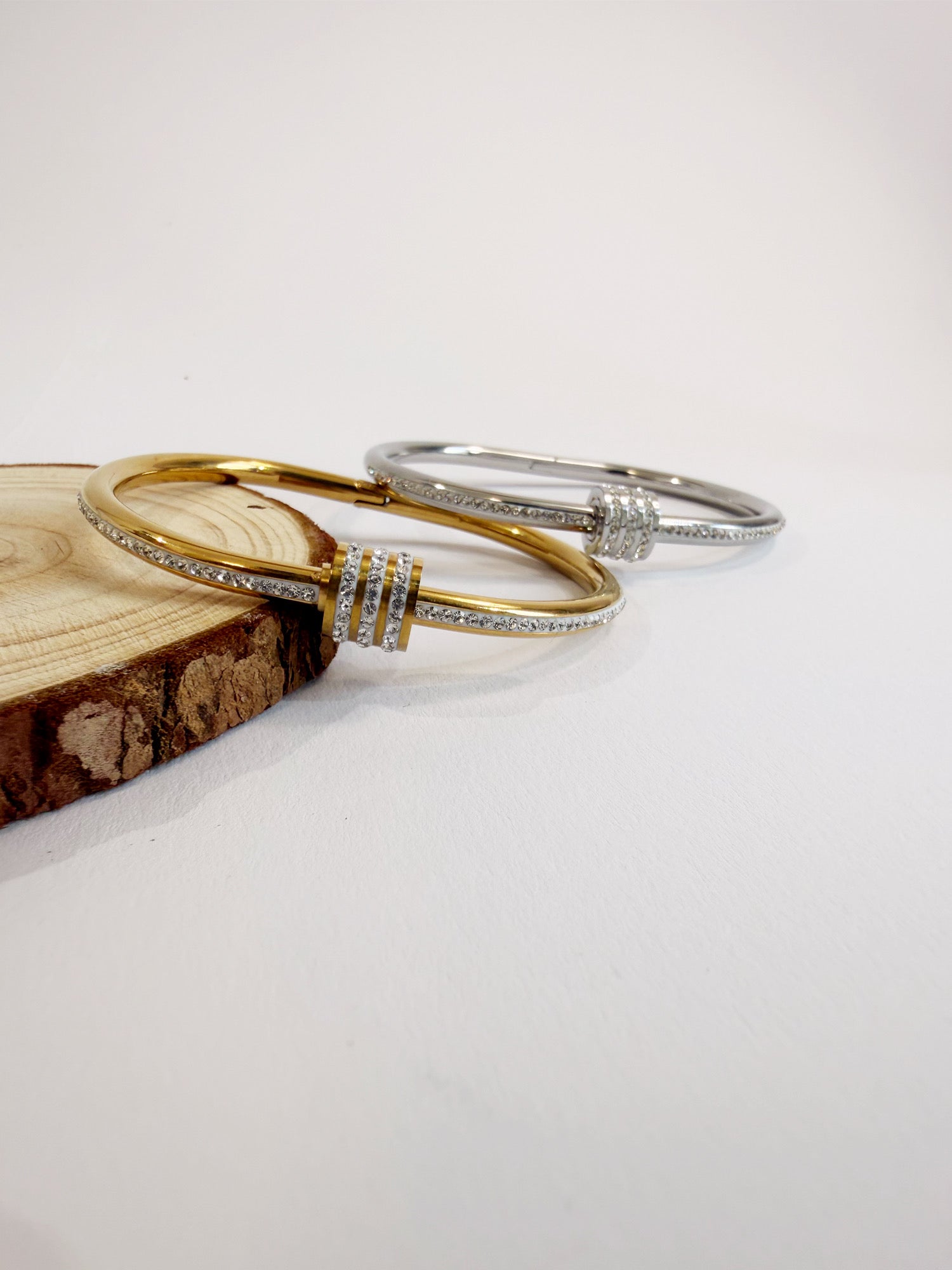 Orchid Armreif 18K vergoldet Frontansicht