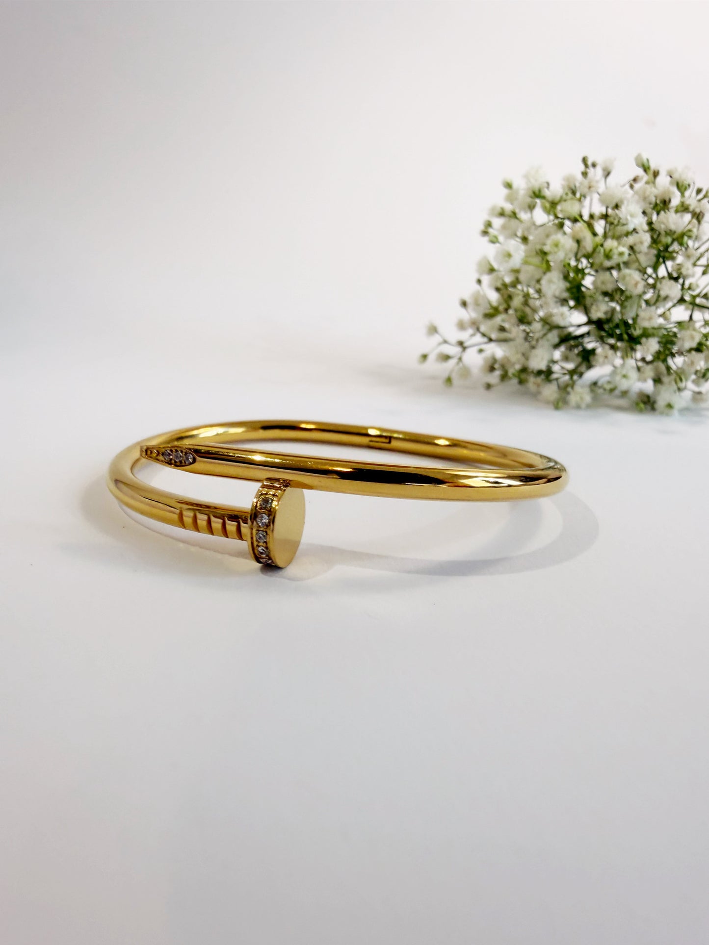 Flora Pure Armreif 18K vergoldet Detailansicht