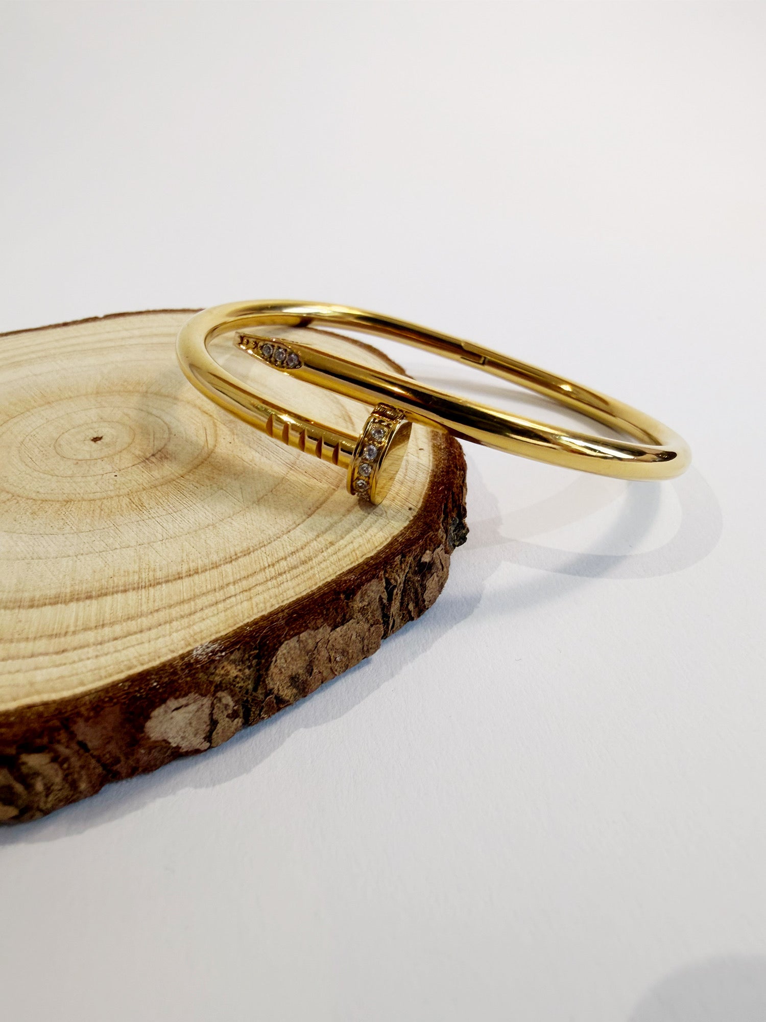 Flora Pure Armreif 18K vergoldet Seitenansicht