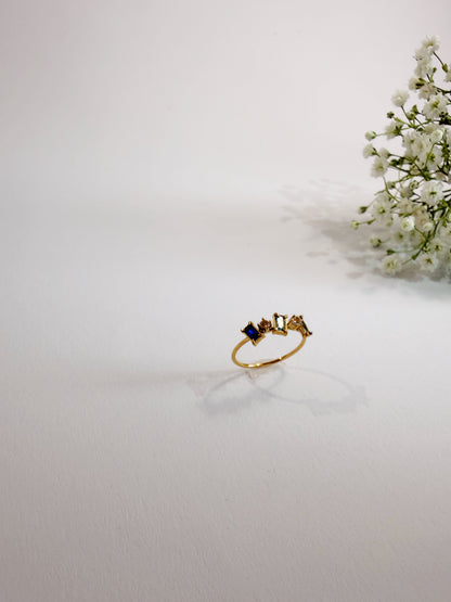 Trio Ring Frontansicht auf weißem Hintergrund